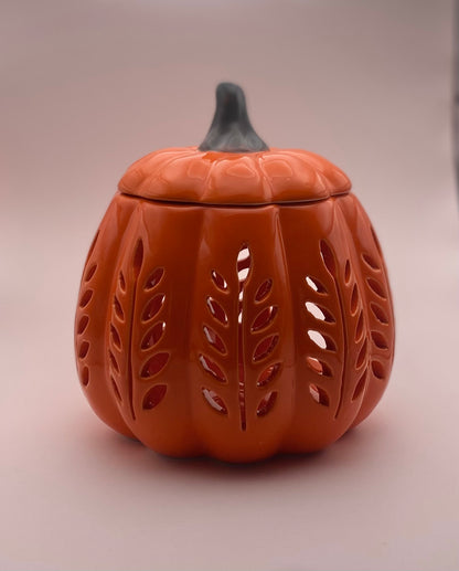 Citrouille orange ajourée